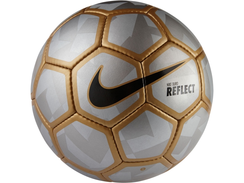 Nike míč